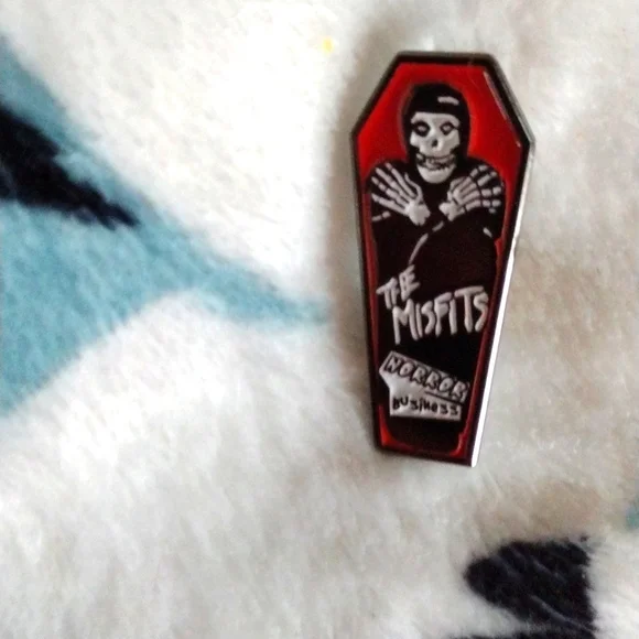 The Misfits Horror Business Enamel Pin - Picture 1 of 1